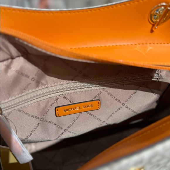 MICHAEL KORS Jet Set Large Color-Block Signature Logo Tote Bag - Picture 9 of 10